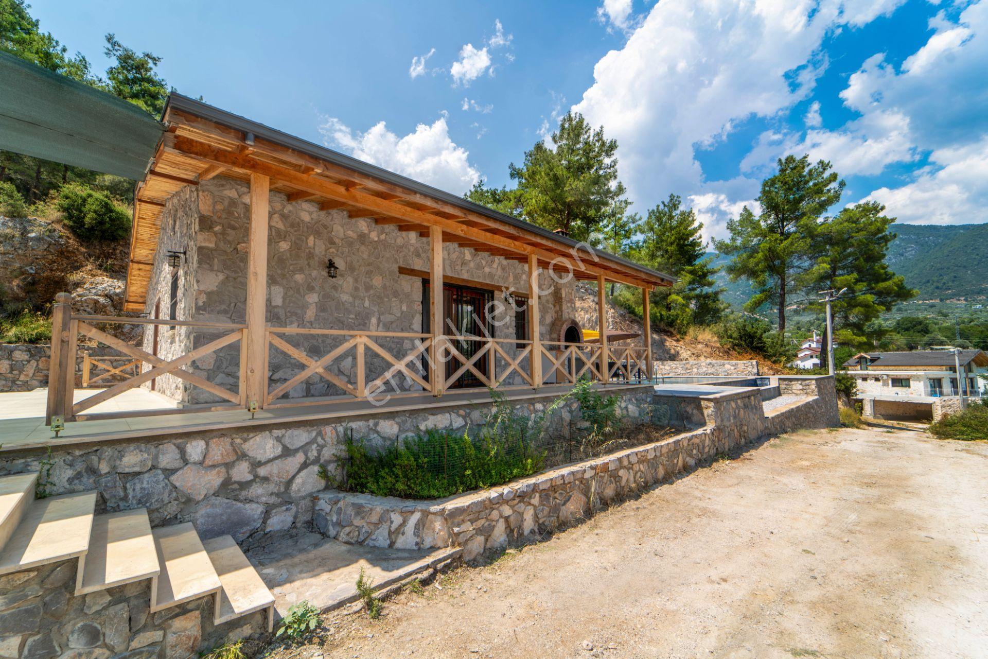 Goldhouse Dan Kiralık Fethiye İncirköy’de 2+1 Taş Villa