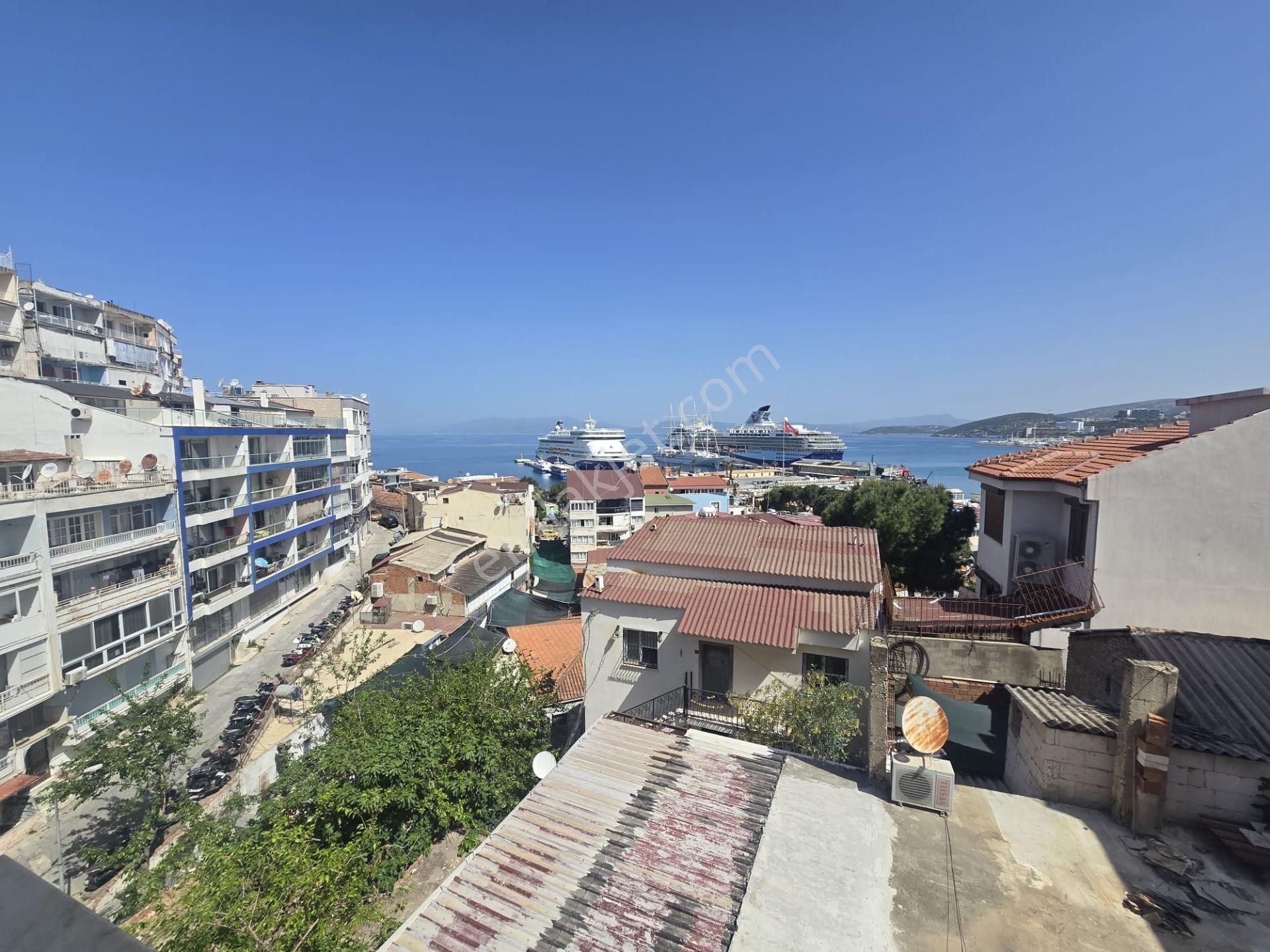 Kuşadası Merkez’de Satılık Lıman Manzaralı Teraslı Şırın 2+1 Eşyalı Daıre - Görsel 28