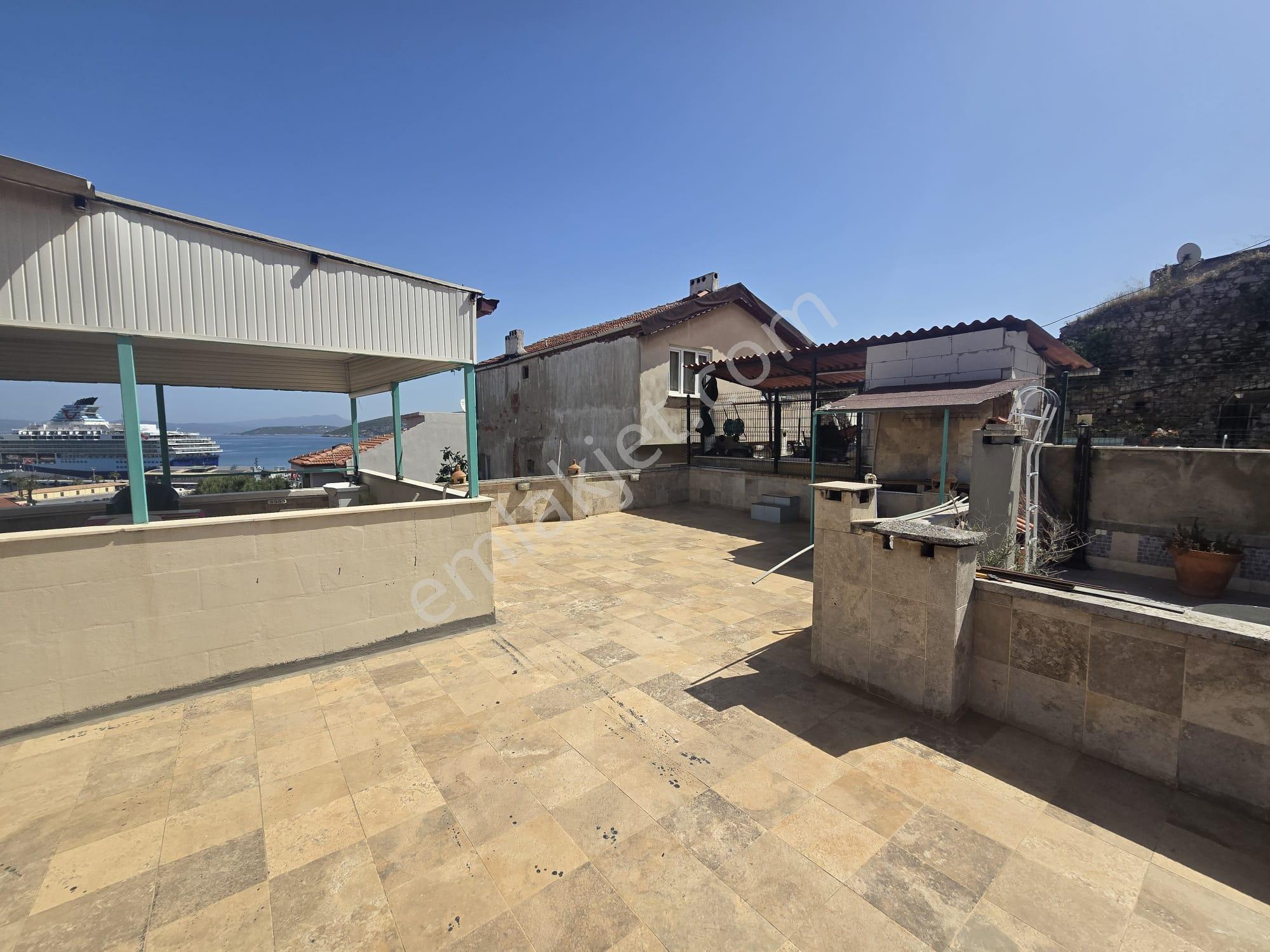 Kuşadası Merkez’de Satılık Lıman Manzaralı Teraslı Şırın 2+1 Eşyalı Daıre - Görsel 26
