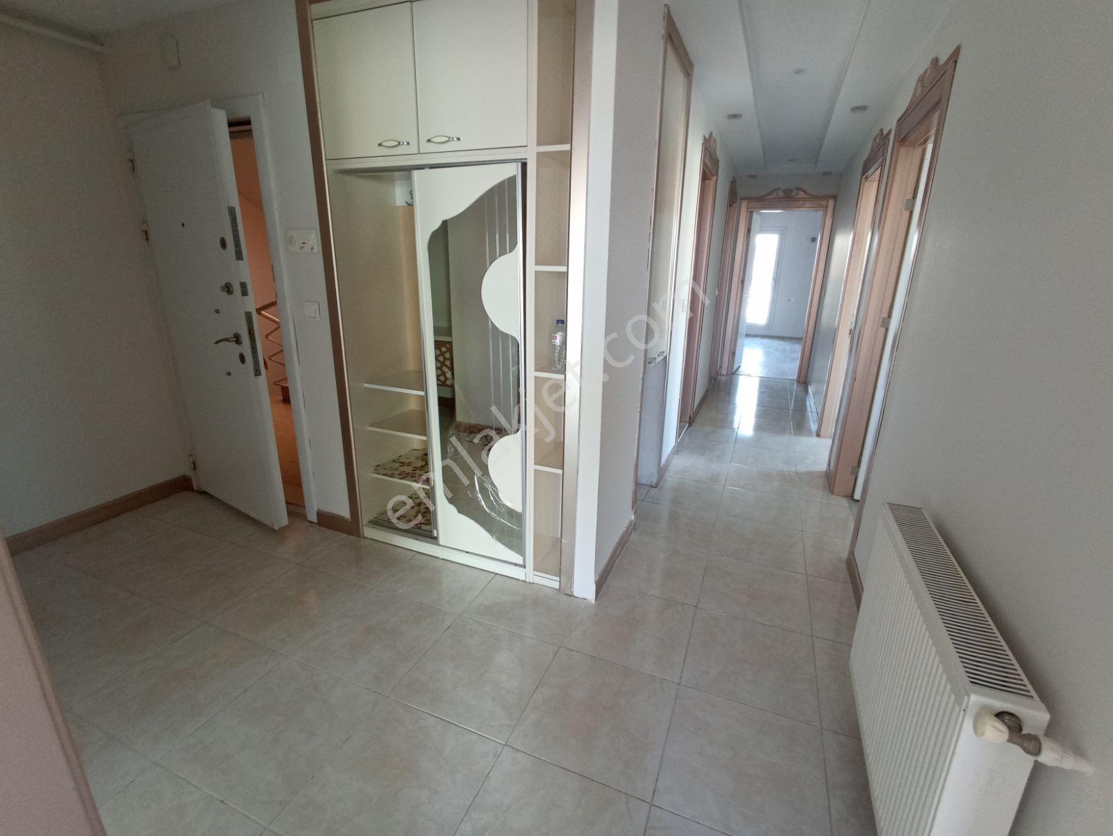 Atıcı'dan Belediye Yanında Kombili Geniş 3+1 Kiralık Daire - Görsel 13