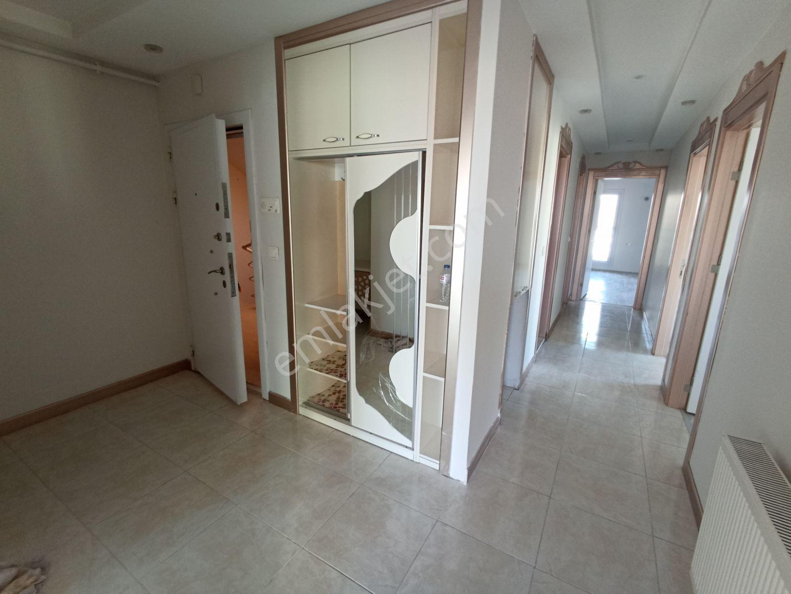 Atıcı'dan Belediye Yanında Kombili Geniş 3+1 Kiralık Daire - Görsel 8