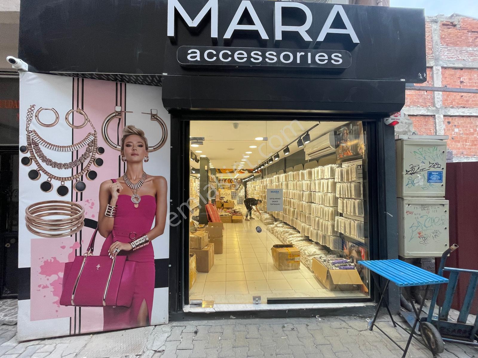 Karşıyaka Çarşı’nın En İşlek Noktasında 160 M² Kiralık Asma Katlı Dükkan - Görsel 6