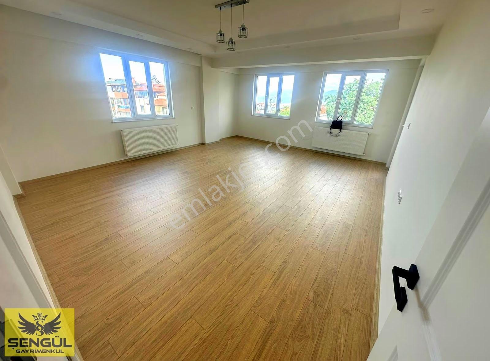 Şengül Gayrimenkul'den Bereketlerde 3+1 Kiralık Daire - Görsel 9