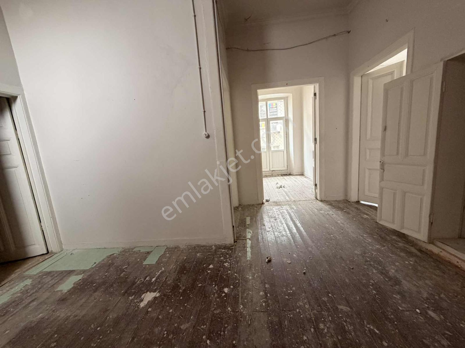 Edirne Mithatpaşa Mah. Tarihi Kiralık 3 Katlı İş Yeri - Görsel 14
