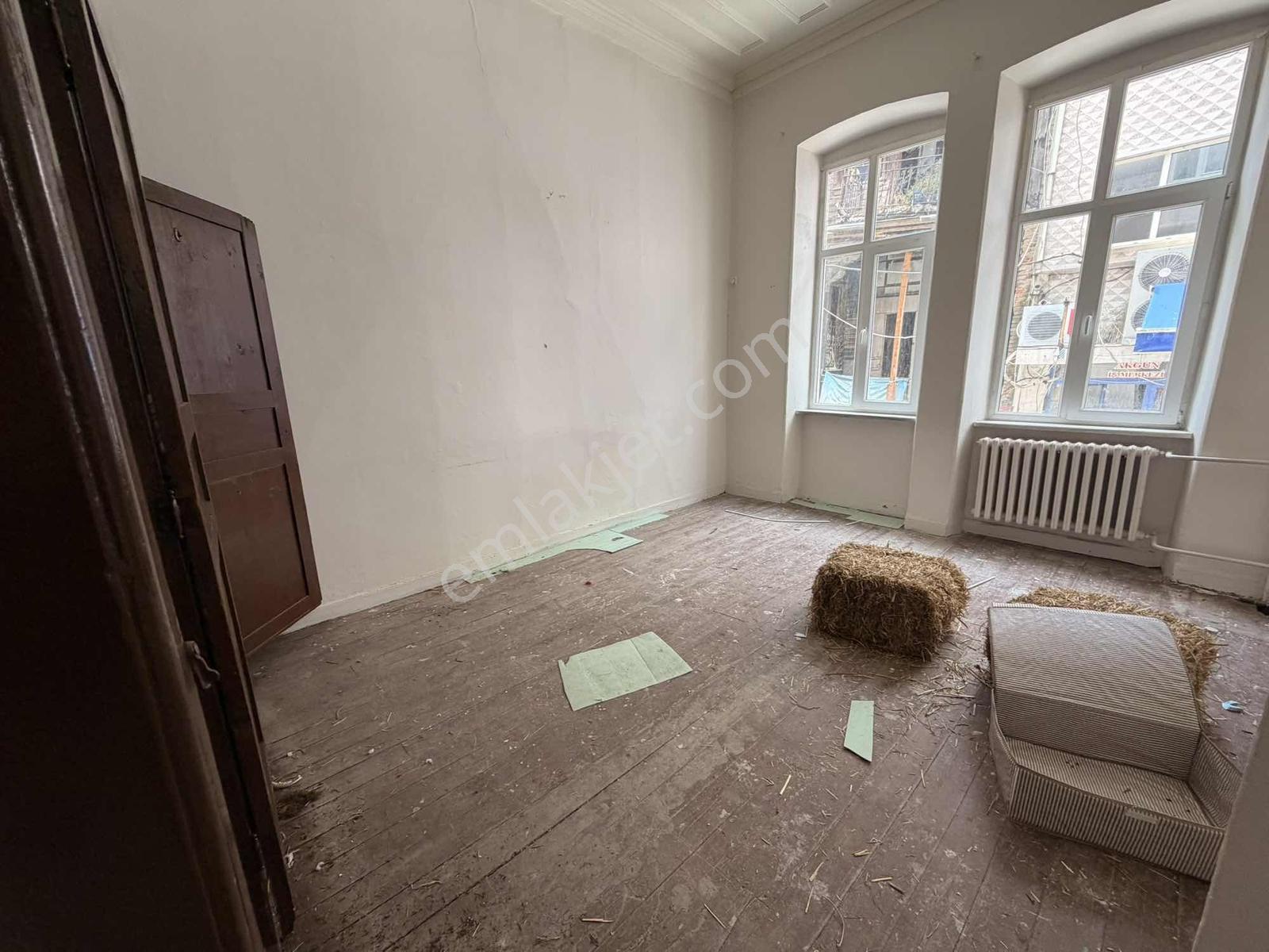 Edirne Mithatpaşa Mah. Tarihi Kiralık 3 Katlı İş Yeri - Görsel 21