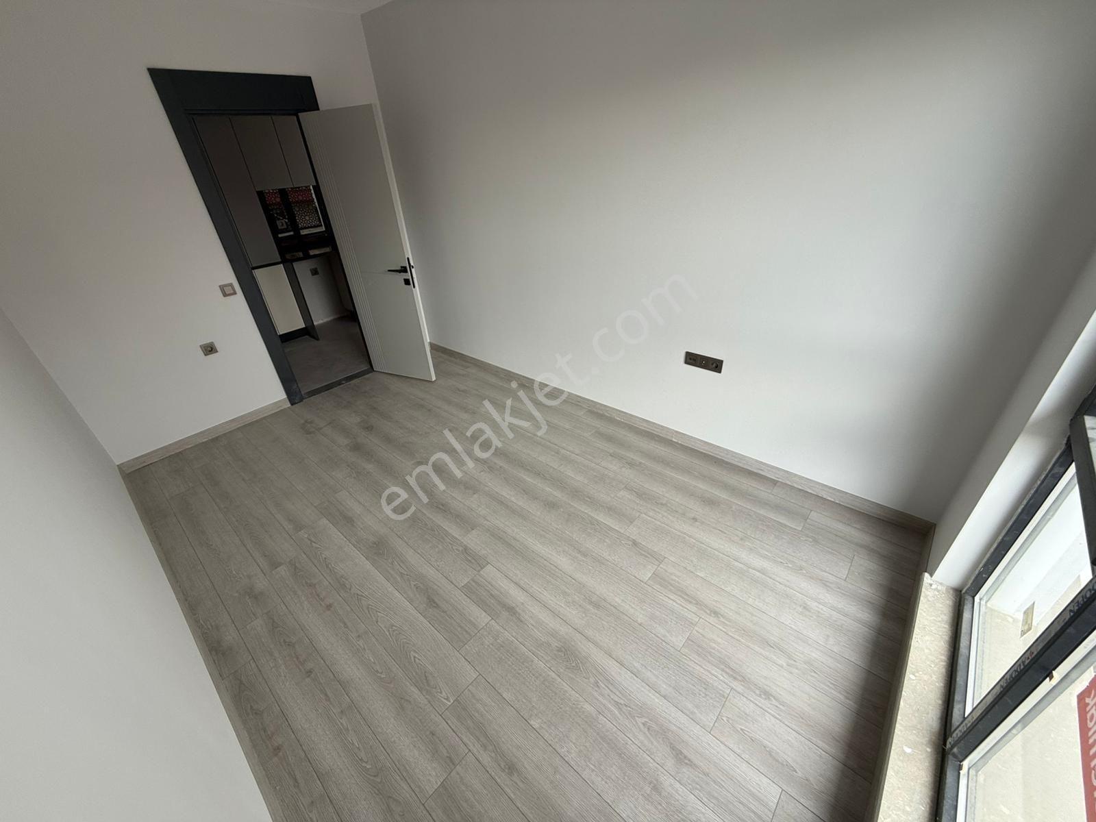 Kariyer'den Sıfır 1+1 2.kat Ön Cephe Yerden Istmalı Acil Kiralık - Görsel 21