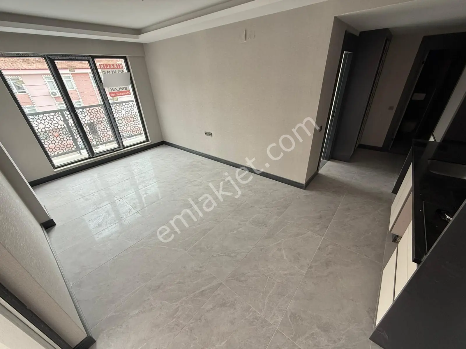 Kariyer'den Sıfır 1+1 2.kat Ön Cephe Yerden Istmalı Acil Kiralık - Görsel 31