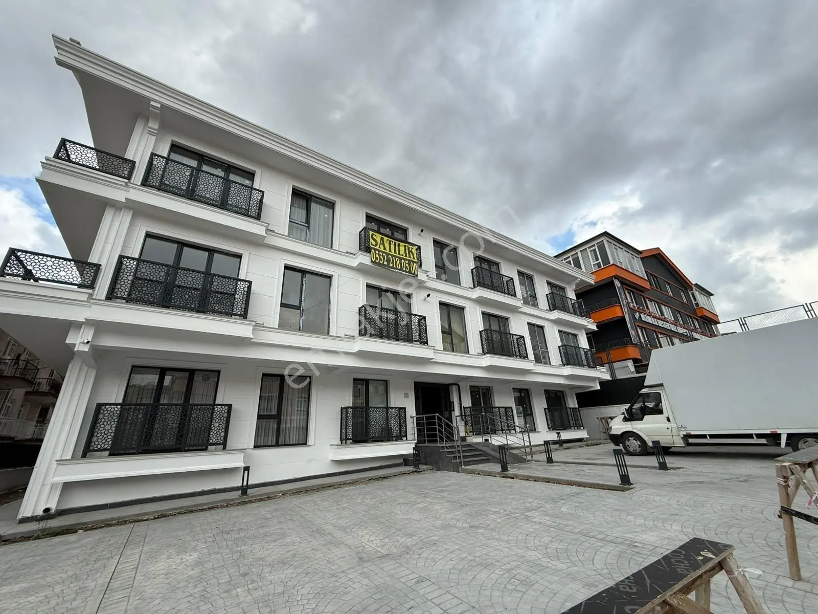 Kariyer'den Sıfır 1+1 2.kat Ön Cephe Yerden Istmalı Acil Kiralık - Görsel 29
