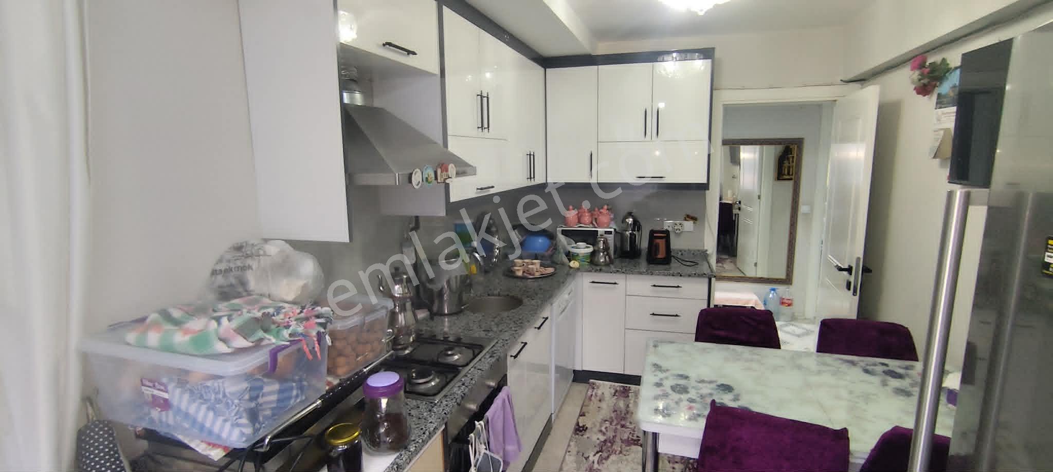 İlbadı Mahallesinde 3 Katlı Binanın 3. Katı 3 Yıllık 2+1/90 M2 Daire 3.700.000 Tl Satılıktır - Görsel 9