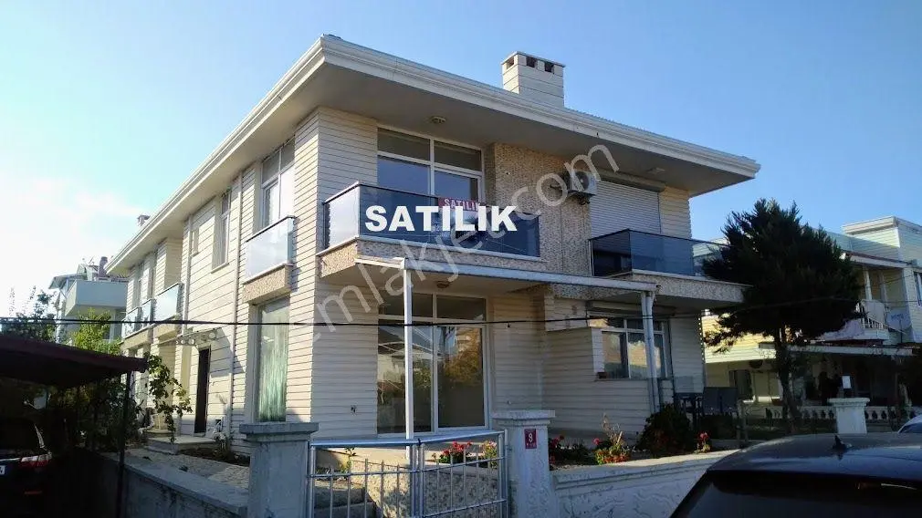 Ayvalık Sarımsaklı Denize Yakın 3+1 Satılık Dubleks Villa