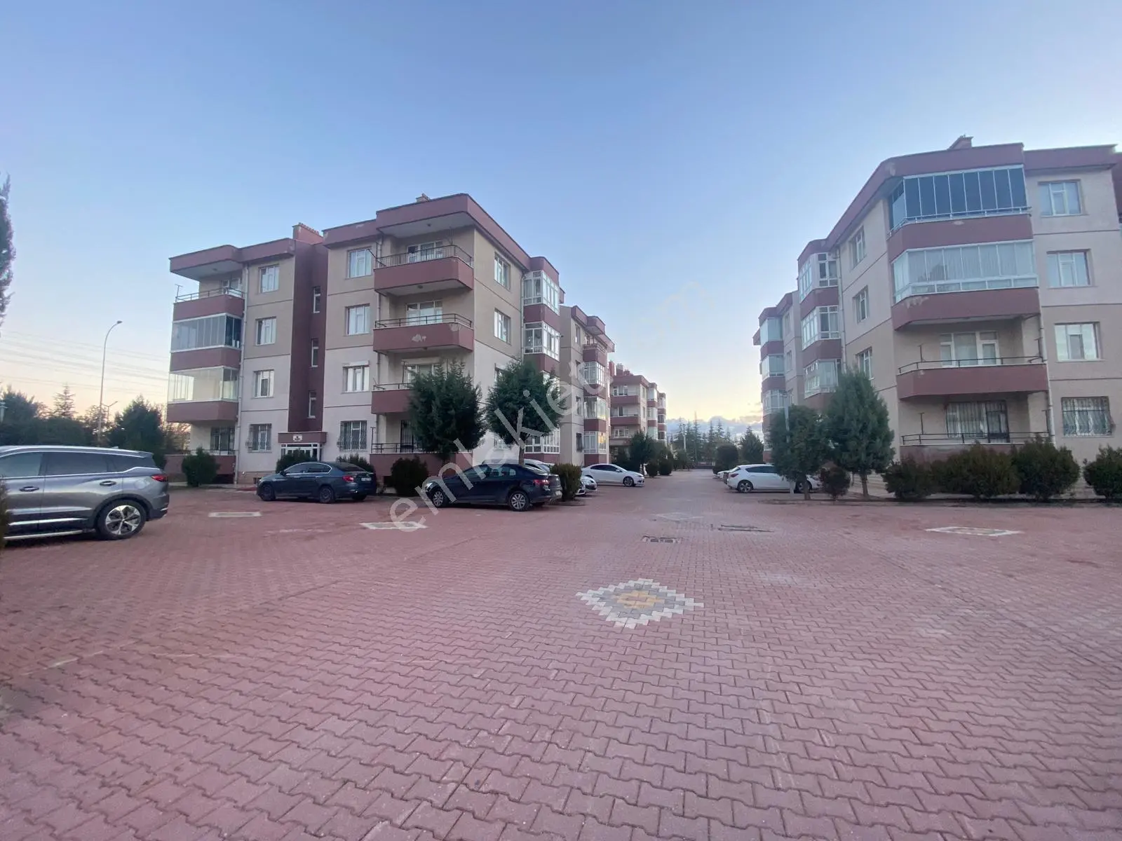 Yazır Mahallesinde Tramvaya Yakın 3+1 Krediye Uygun Daire - Görsel 3