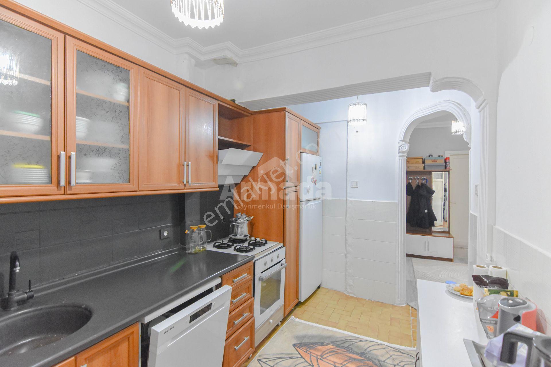 Kuşadası Merkeze Yakın Tam Tadilatlı Ferah 2+1 Satılık Daire - Görsel 11