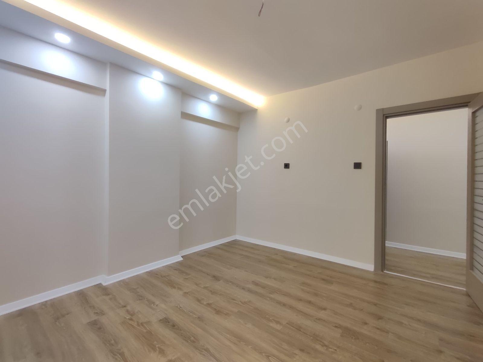 Çetinkya Civ Az Katlı İçi Ful Yaplı İskan Blv Üzer 3+1 Emsalsiz - Görsel 16