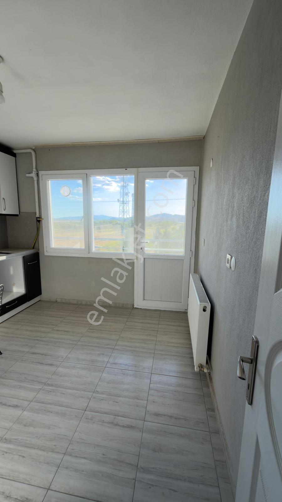 Fatih Mahallesinde Tamamen Yeni Yapılmış Ferah Kiralık Daire - Görsel 6