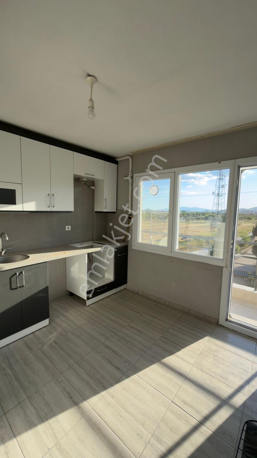 Fatih Mahallesinde Tamamen Yeni Yapılmış Ferah Kiralık Daire - Görsel 22