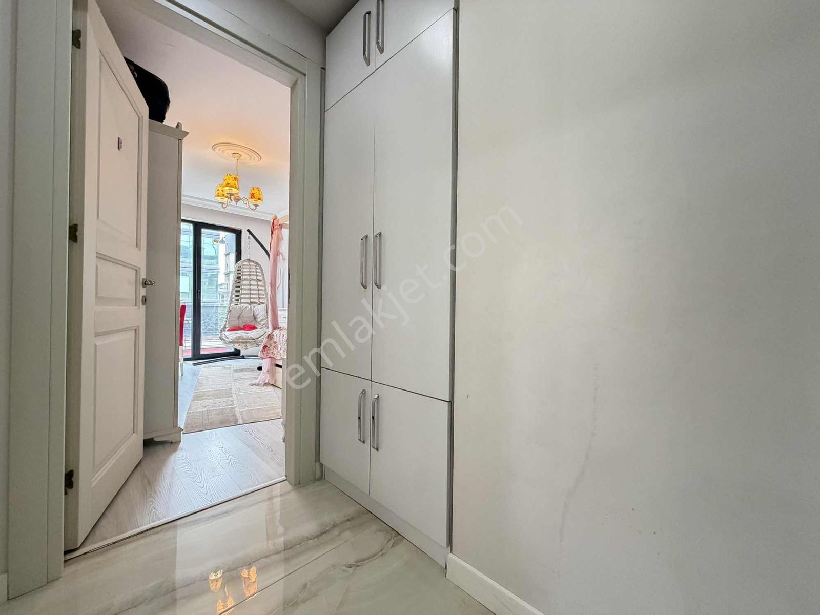 Üsküdar Bahçelievler Mahallesinde Cadde Üzeri 120 M² 3+1 Daire - Görsel 15