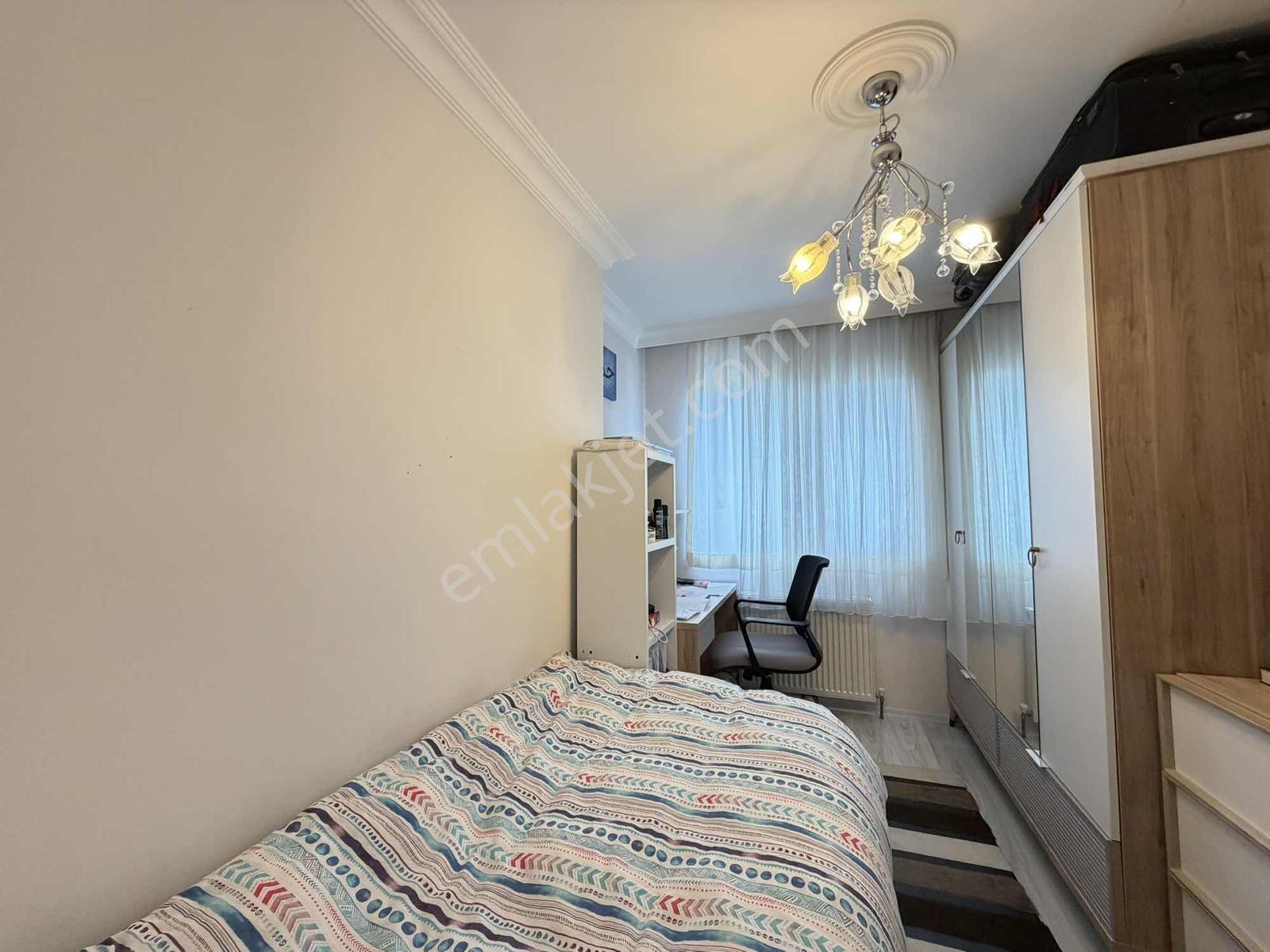 Üsküdar Bahçelievler Mahallesinde Cadde Üzeri 120 M² 3+1 Daire - Görsel 20