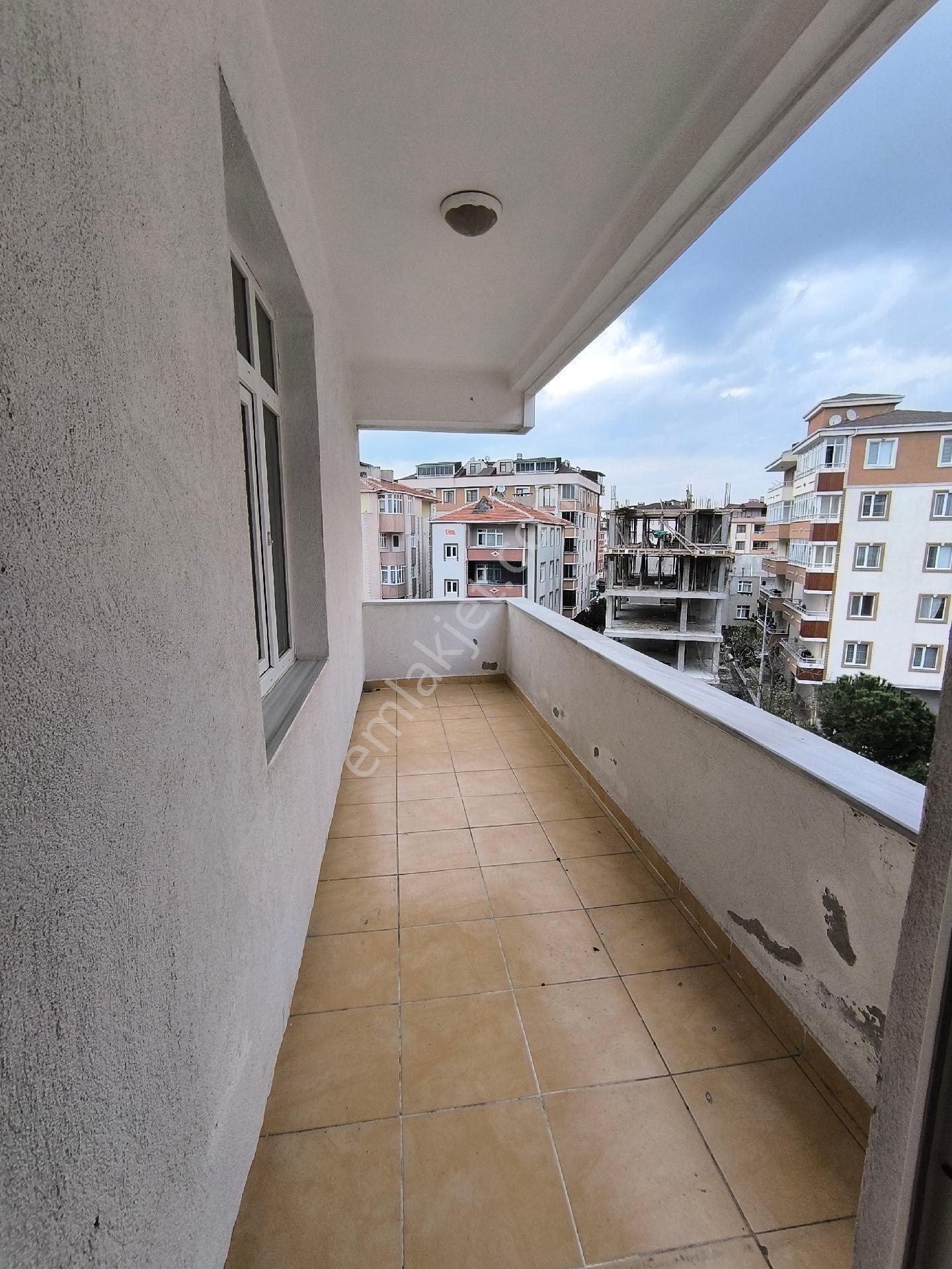 Rem/max Land'ten Çerkezköy'de Merkezî Konumda Kiralık 2+1 130 - Görsel 9