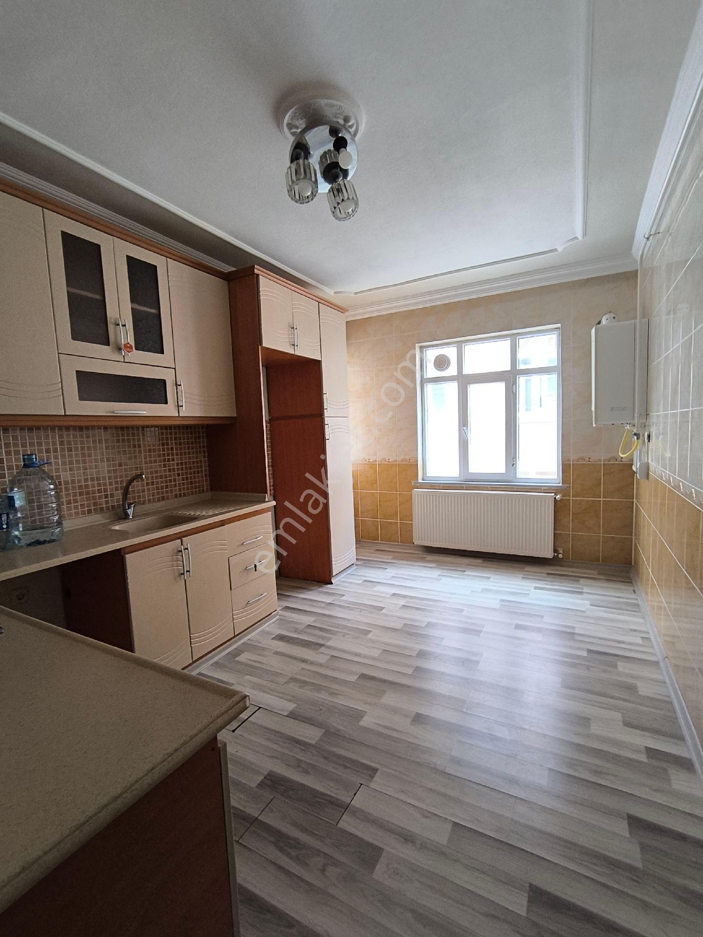 Rem/max Land'ten Çerkezköy'de Merkezî Konumda Kiralık 2+1 130 - Görsel 7