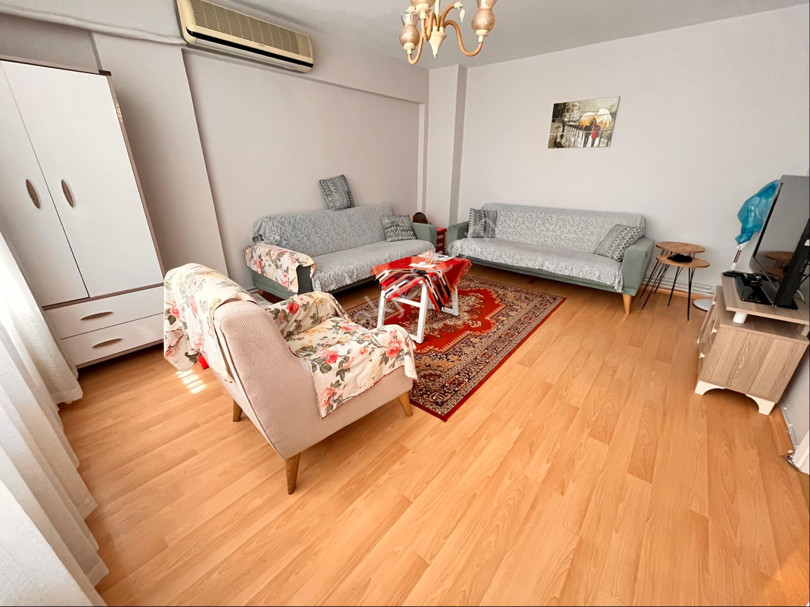 İnönü Cadde Paralelinde 2+1 95m2 Arakat Temiz Bakımlı Çift Cepheli Daire