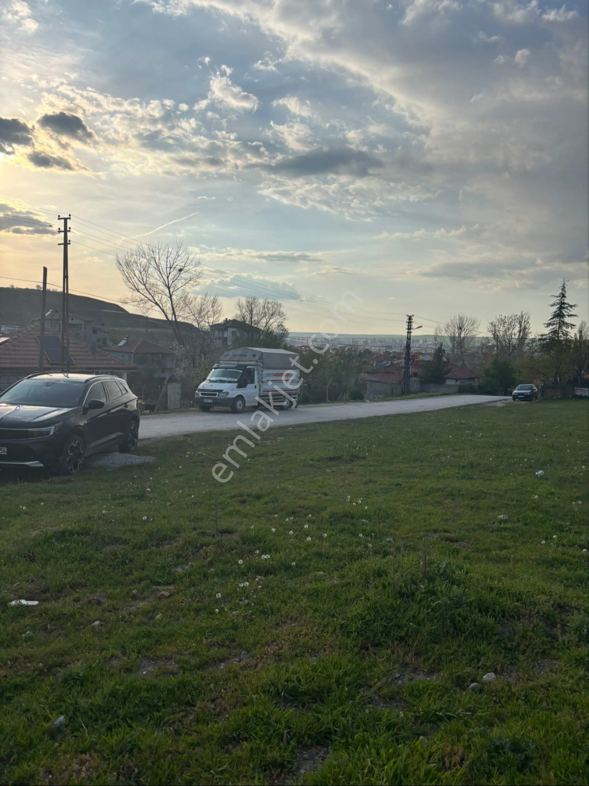 Güngör Emlaktan Güzelyurt Mahallesinde Ana Yol Üzerinde Satılık Arsa - Görsel 2