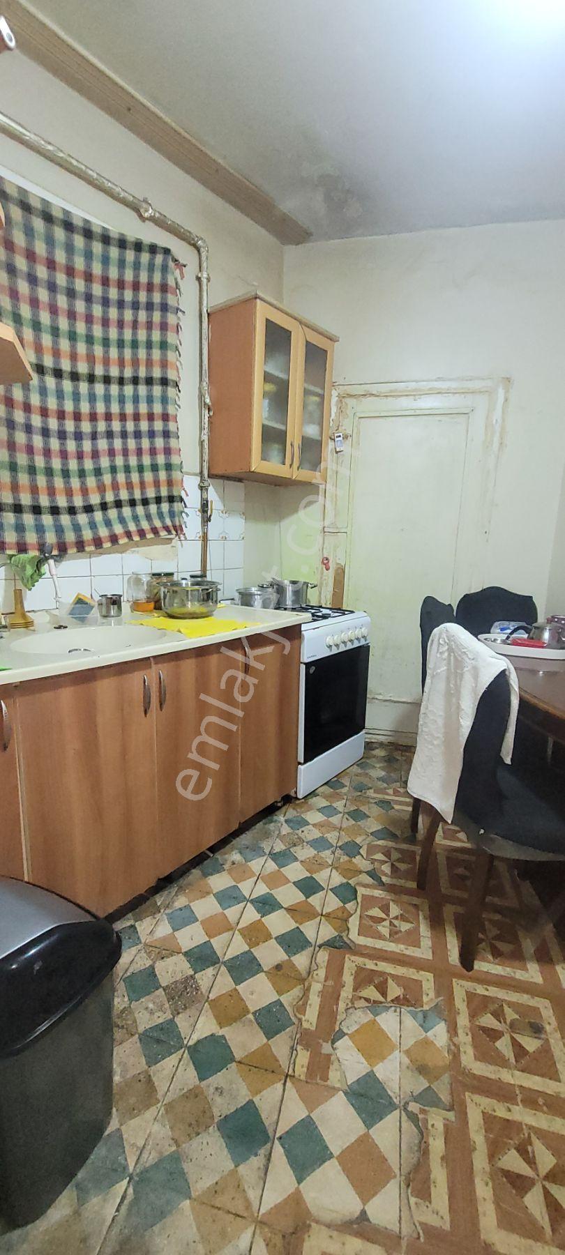 İstanbul Bahçelievler Bağlarmevkide Satılık 2+1 Duzgiriş Daire - Görsel 13