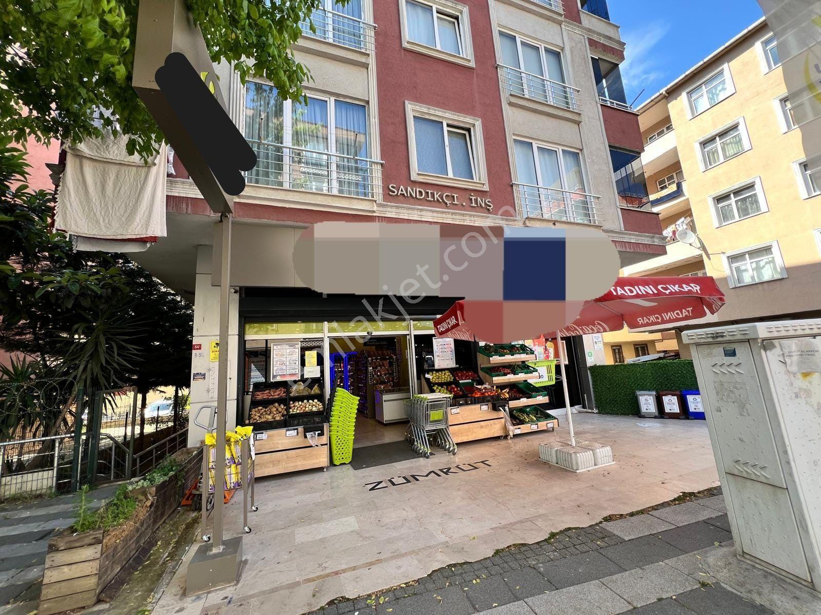Çekmeköy 'de Yüksek Cirolu Hazır Devren Kiralık Kurumsal Market