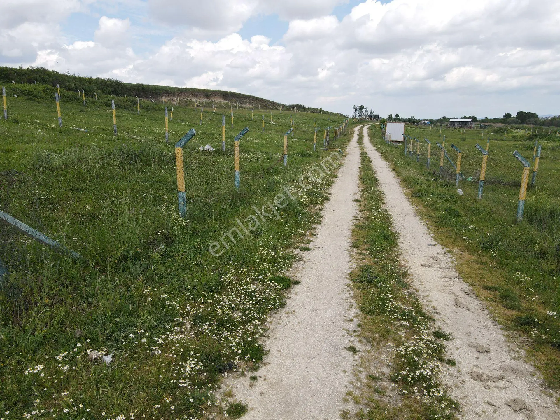 Re/max Land'ten 910m2 Arsa Karlı Mah. Kapaklı - Görsel 2