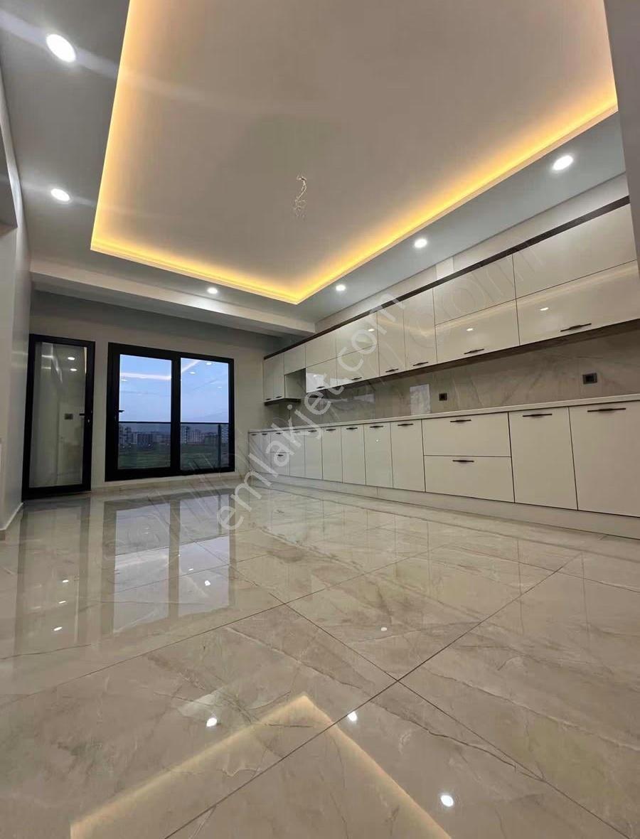 Marev Emlak Gayrimenkulden Site İçerisinde Kiralık Lüks Daire