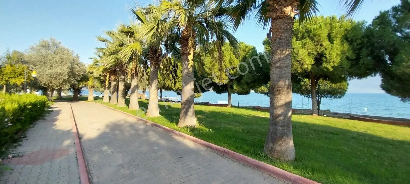 Muğla Milas Kazıklı Koyunda Havuzlu Sitede Satılık 2+1