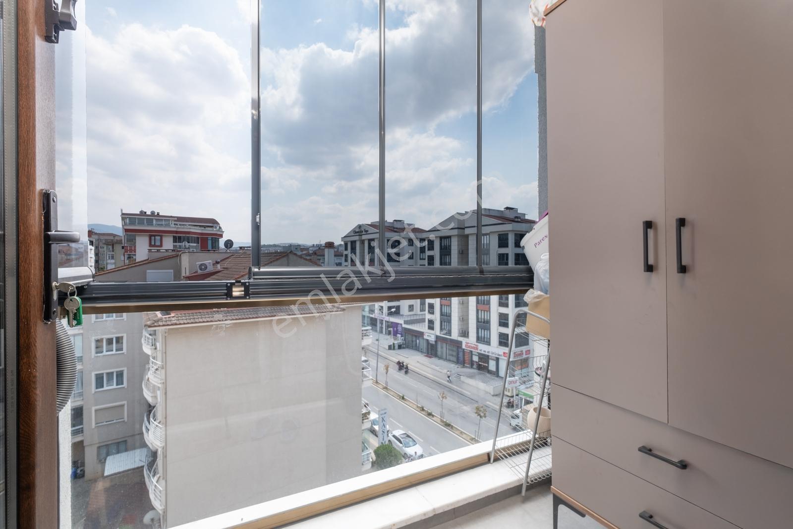 Remax Area Dan Gazi Caddesinde Satılık Ara Kat 3+1 Daire - Görsel 8