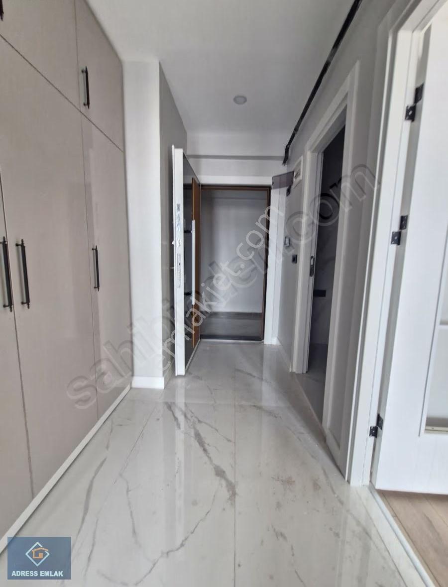 K.çekmece Cennet Mah.satılık E-5 Kenarı 2+1 Araç Takaslı Daire - Görsel 8