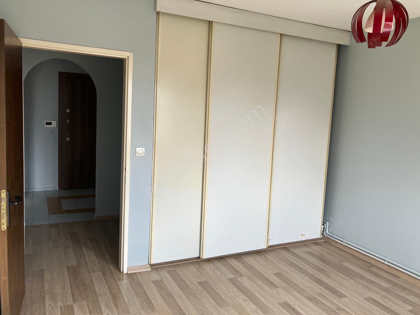 Ara Katta, Geniş Metrekareli, Merkezi Konumda 1+1 Kiralık - Görsel 5
