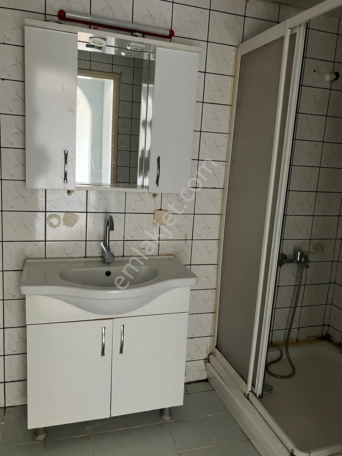 Ara Katta, Geniş Metrekareli, Merkezi Konumda 1+1 Kiralık - Görsel 7