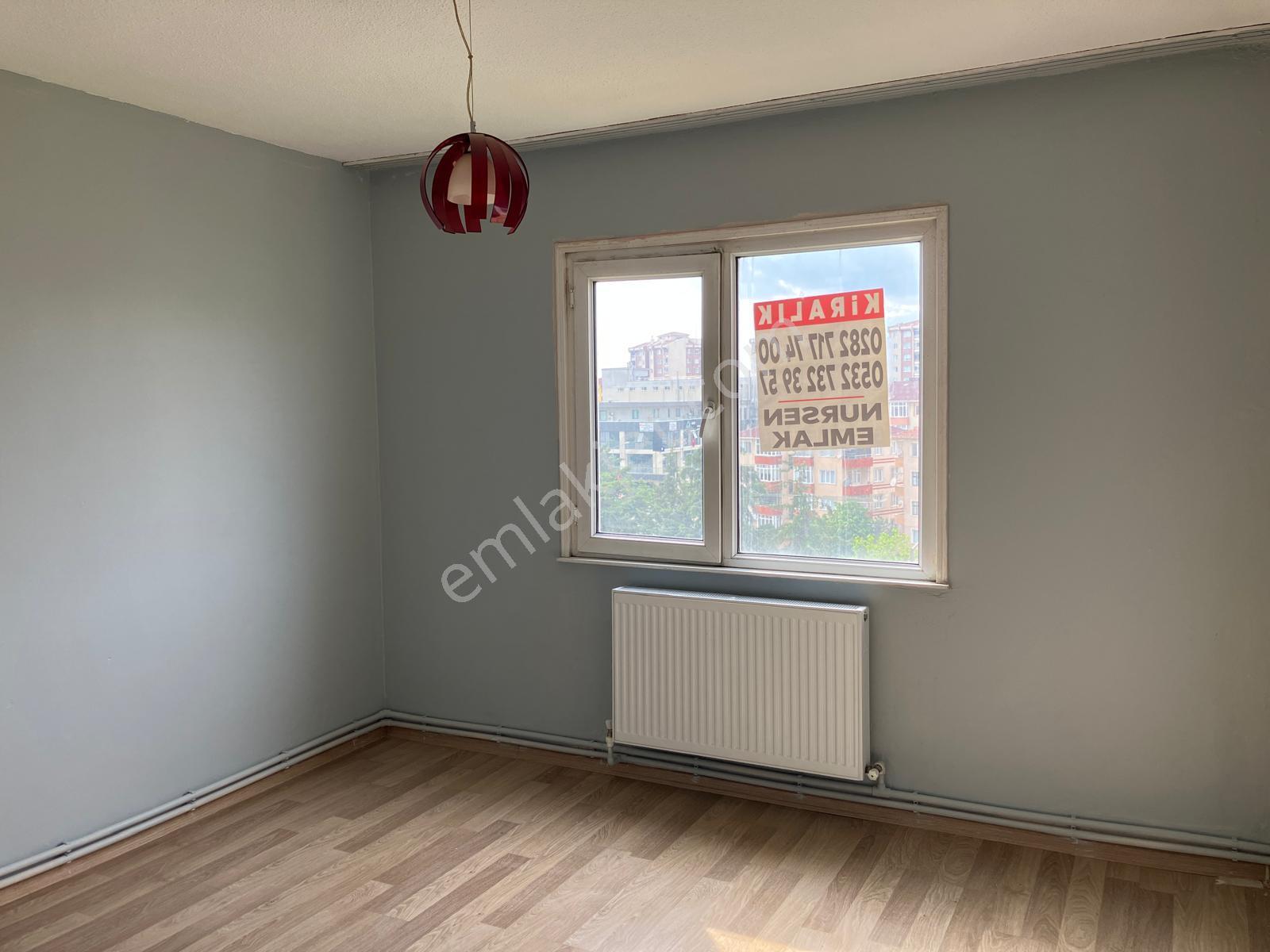 Ara Katta, Geniş Metrekareli, Merkezi Konumda 1+1 Kiralık - Görsel 3