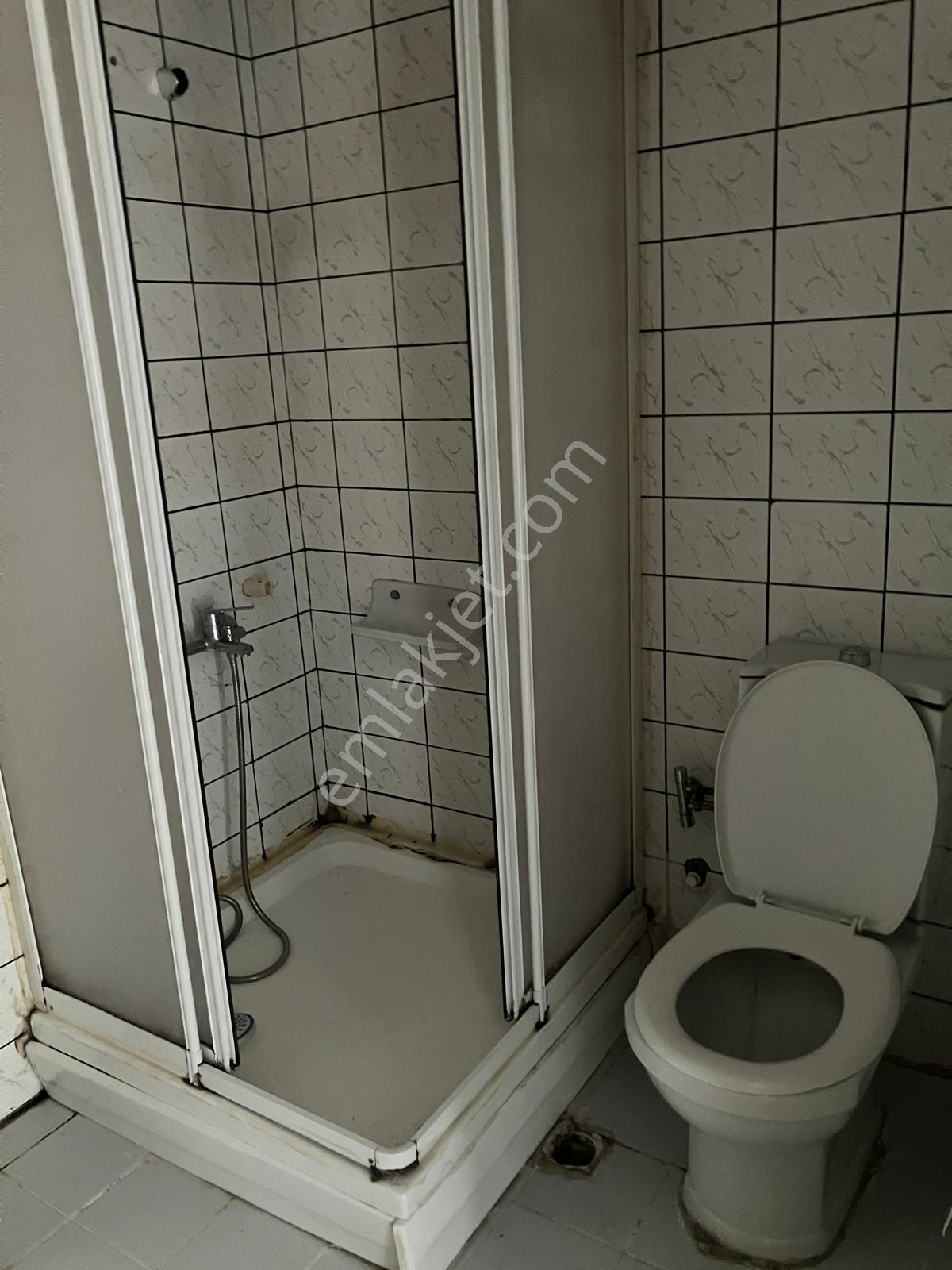 Ara Katta, Geniş Metrekareli, Merkezi Konumda 1+1 Kiralık - Görsel 6
