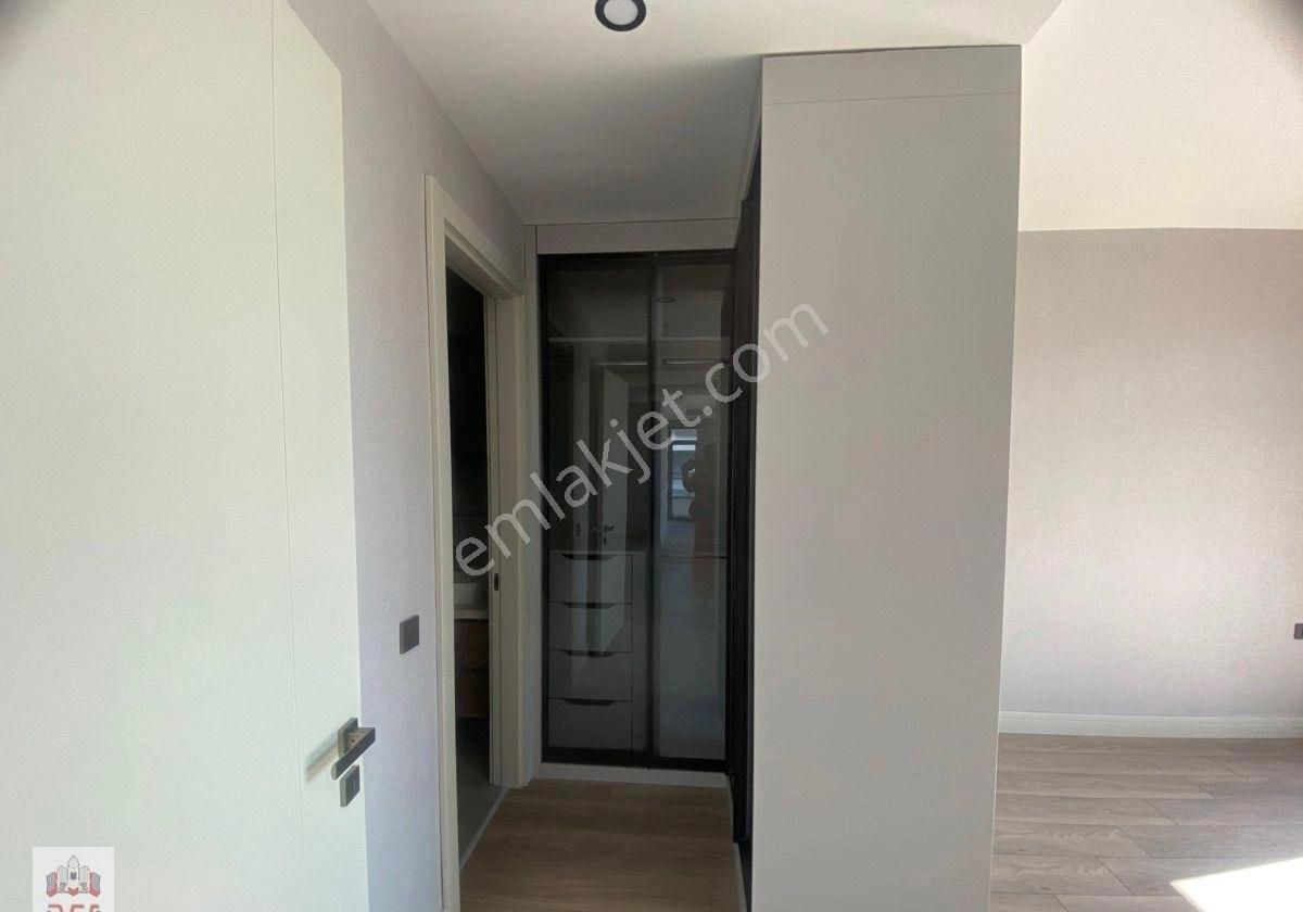 Velüx Ankara’da Muhteşem Manzaralı Büyük Tip 2 +1 - Görsel 11