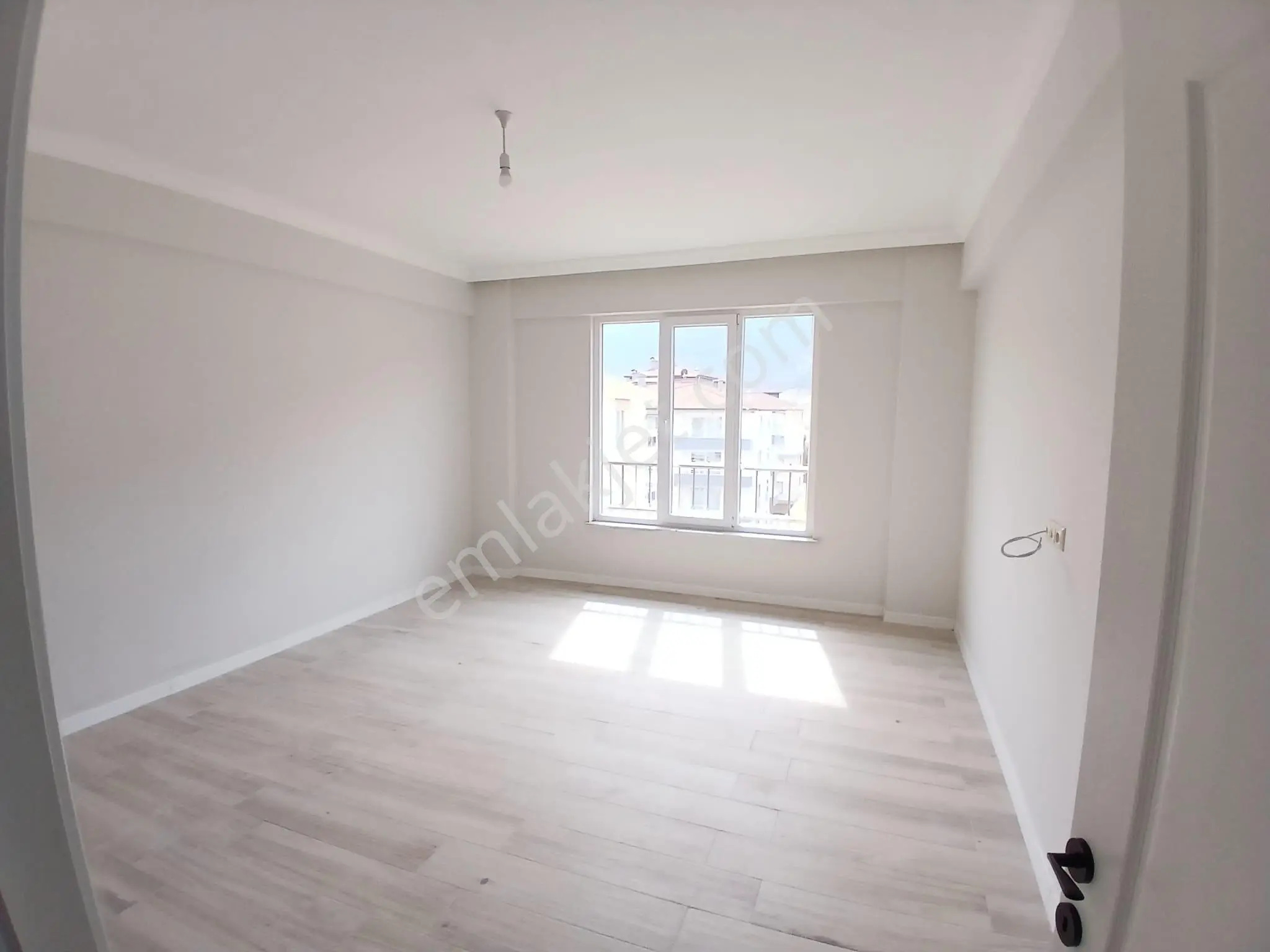 Akçay Emlak'tan Akşehir Gazi Mahallesi Adliye Lojmanları Yanında Ara Kat Kiralık Sıfır 3+1 Daire - Görsel 5