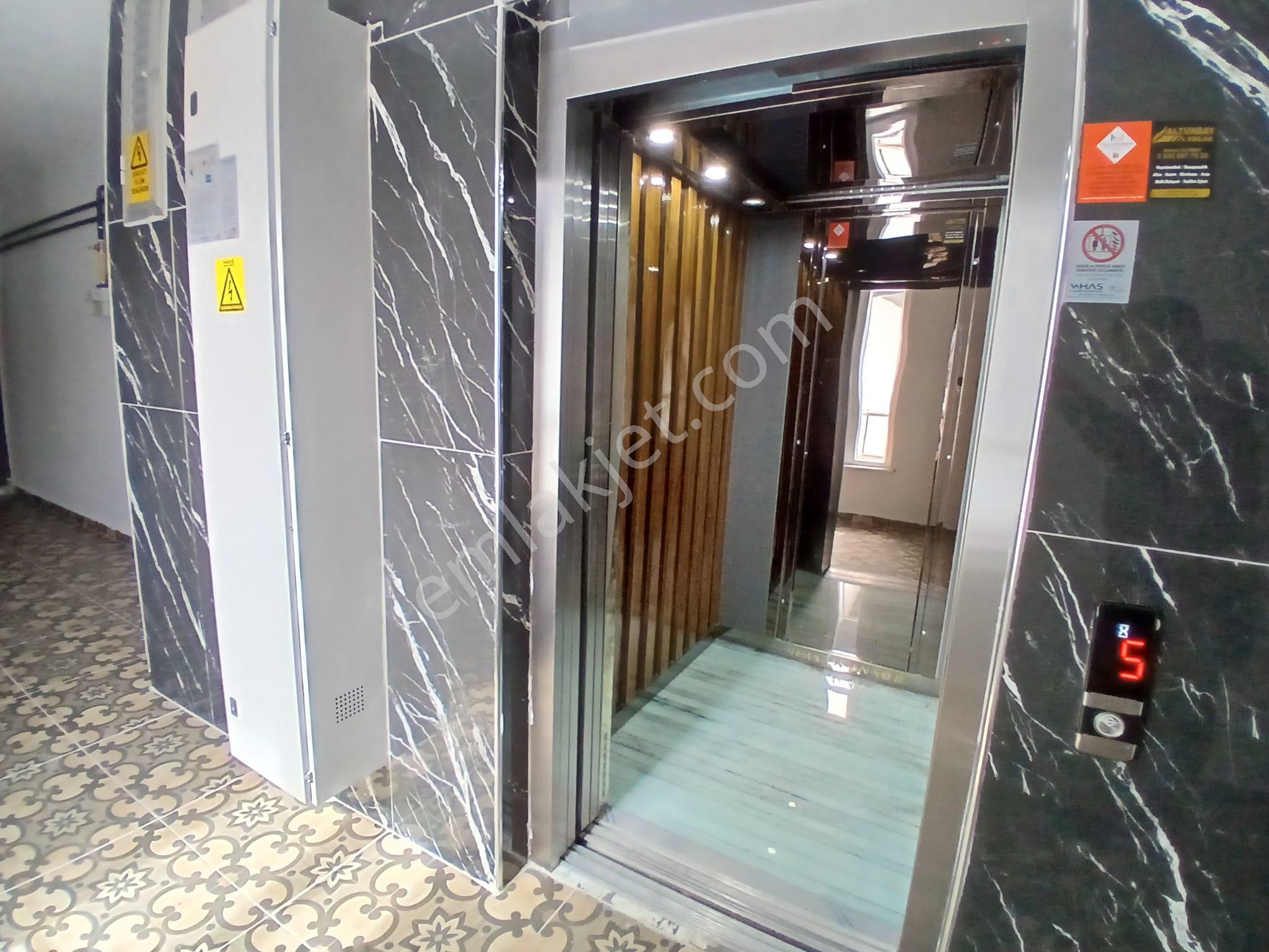 Akçay Emlak'tan Akşehir Gazi Mahallesi Adliye Lojmanları Yanında Ara Kat Kiralık Sıfır 3+1 Daire - Görsel 30