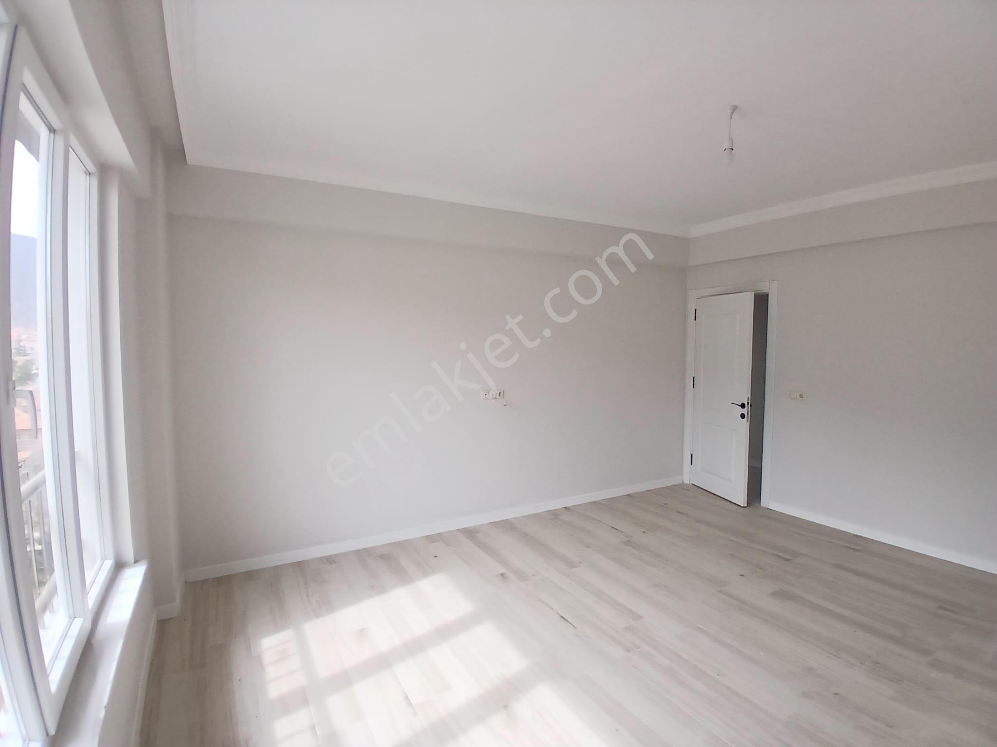 Akçay Emlak'tan Akşehir Gazi Mahallesi Adliye Lojmanları Yanında Ara Kat Kiralık Sıfır 3+1 Daire - Görsel 8