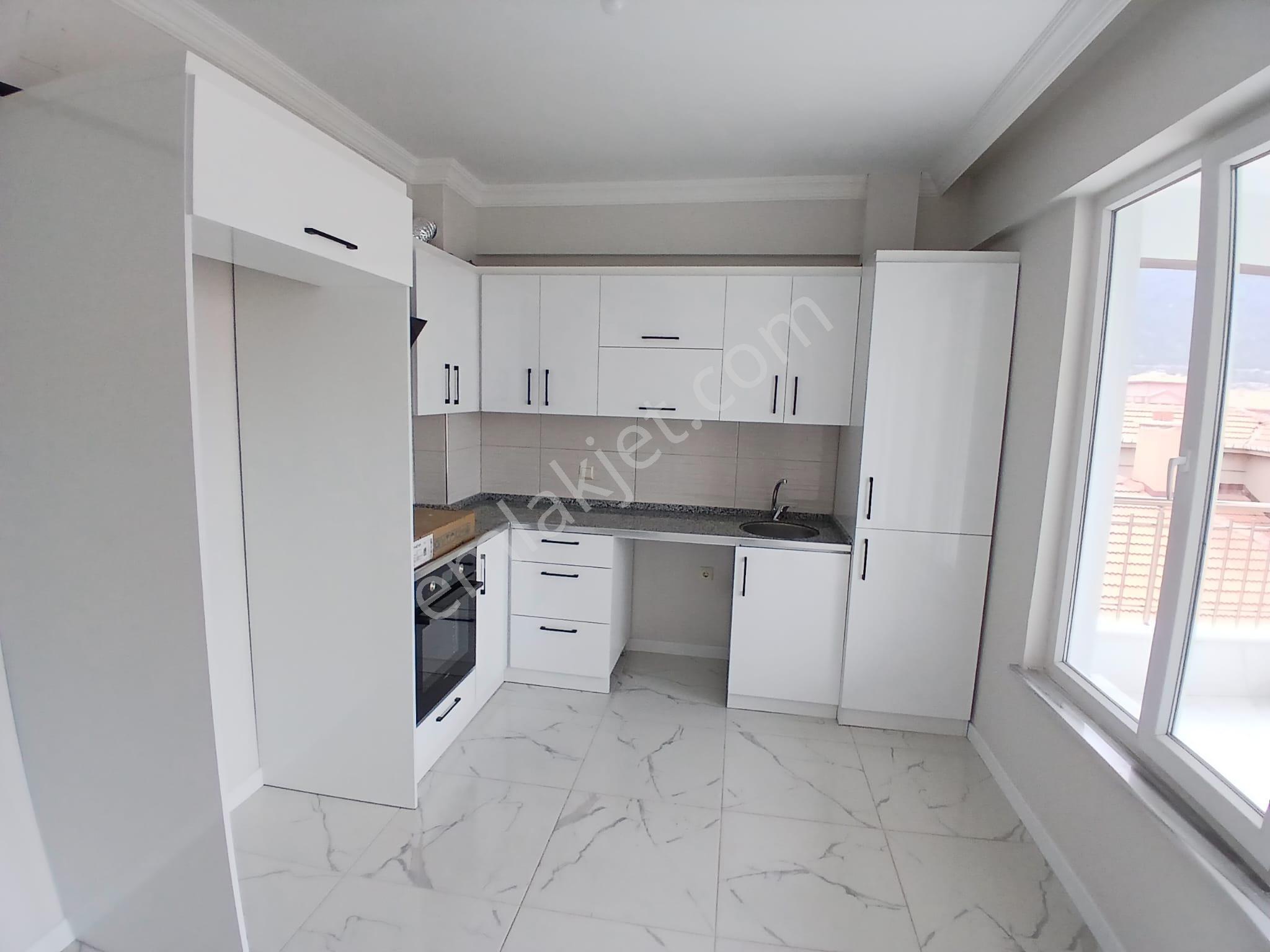 Akçay Emlak'tan Akşehir Gazi Mahallesi Adliye Lojmanları Yanında Ara Kat Kiralık Sıfır 3+1 Daire - Görsel 32