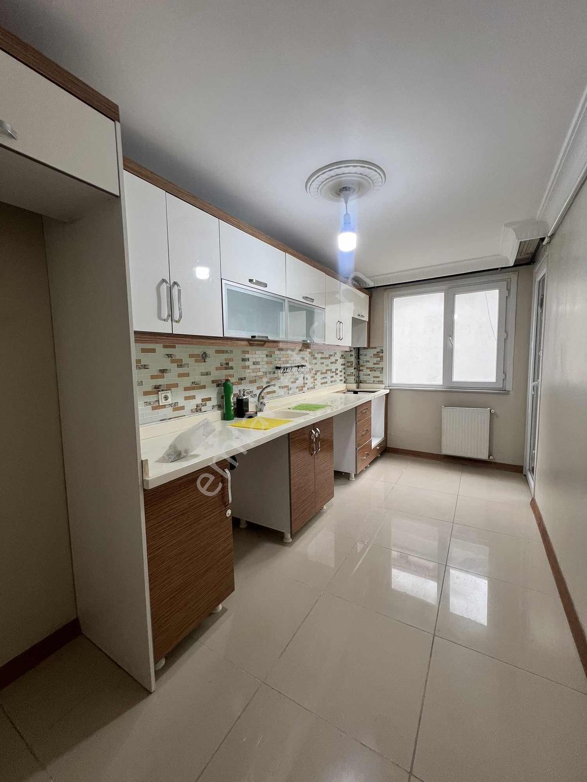 Metrobüse Yakın Geniş M2 Otoparklı Daire - Görsel 16
