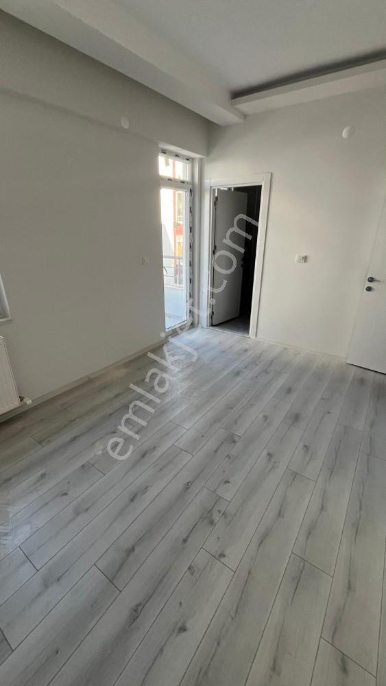 Tekir Caddesinde 3+1 Sıfır Ara Kat Kiralık Daire - Görsel 12