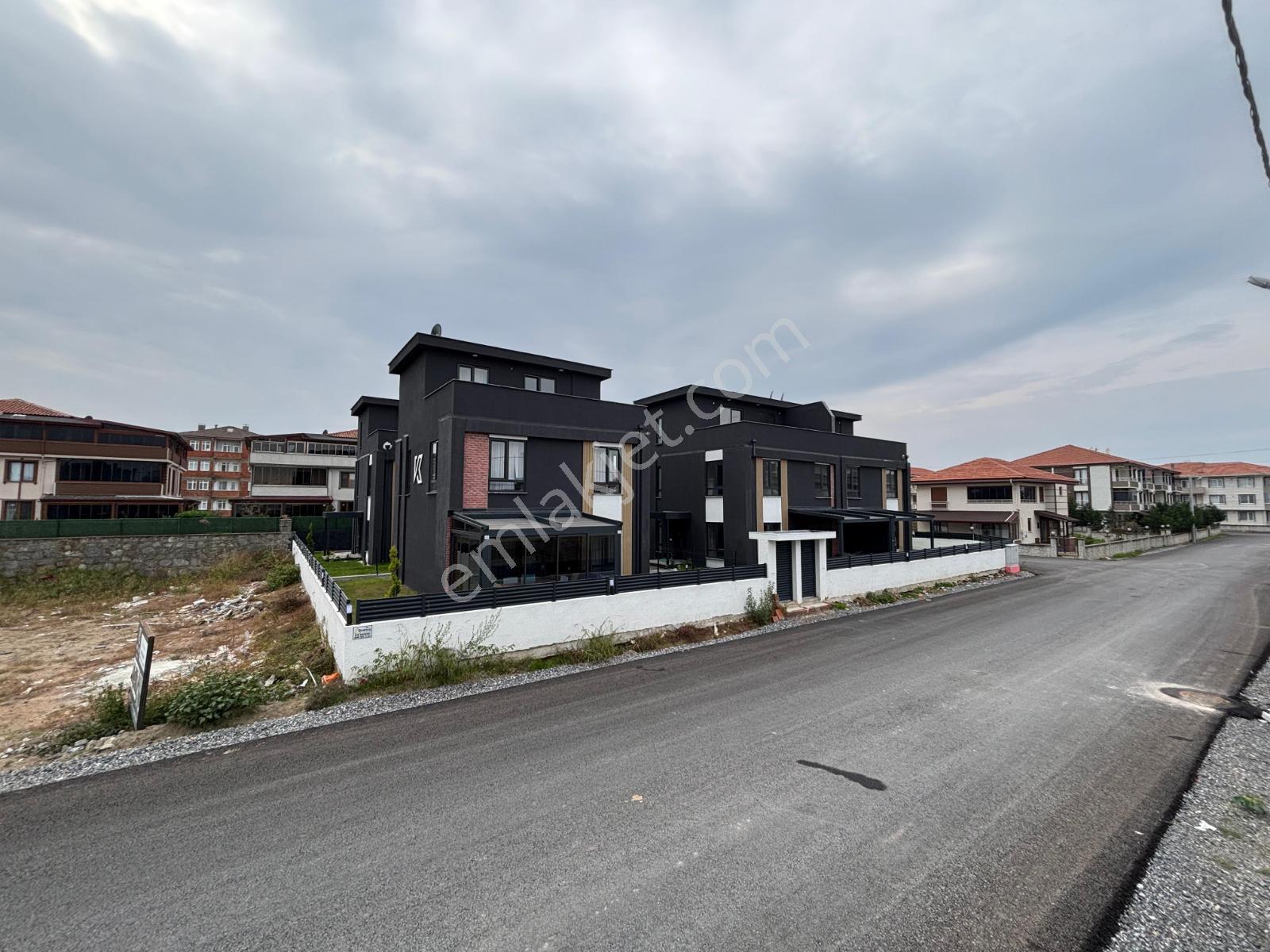 Karasuda Deniz Manzaralı Müstakil Bahçeli 4+1 Satılık Tripleks - Görsel 30