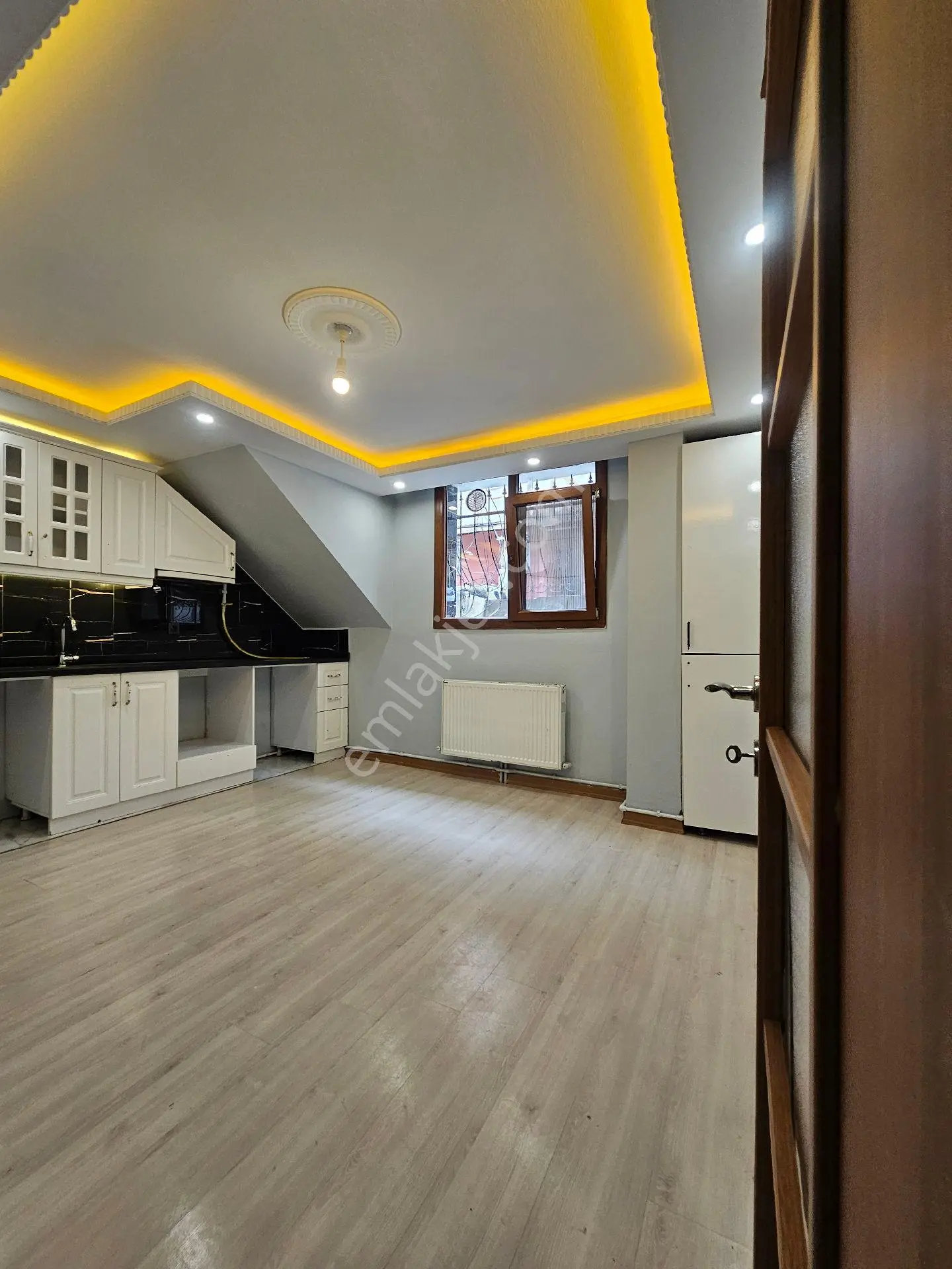 Mehterçeşme Satılık Temiz 2+1 Daire