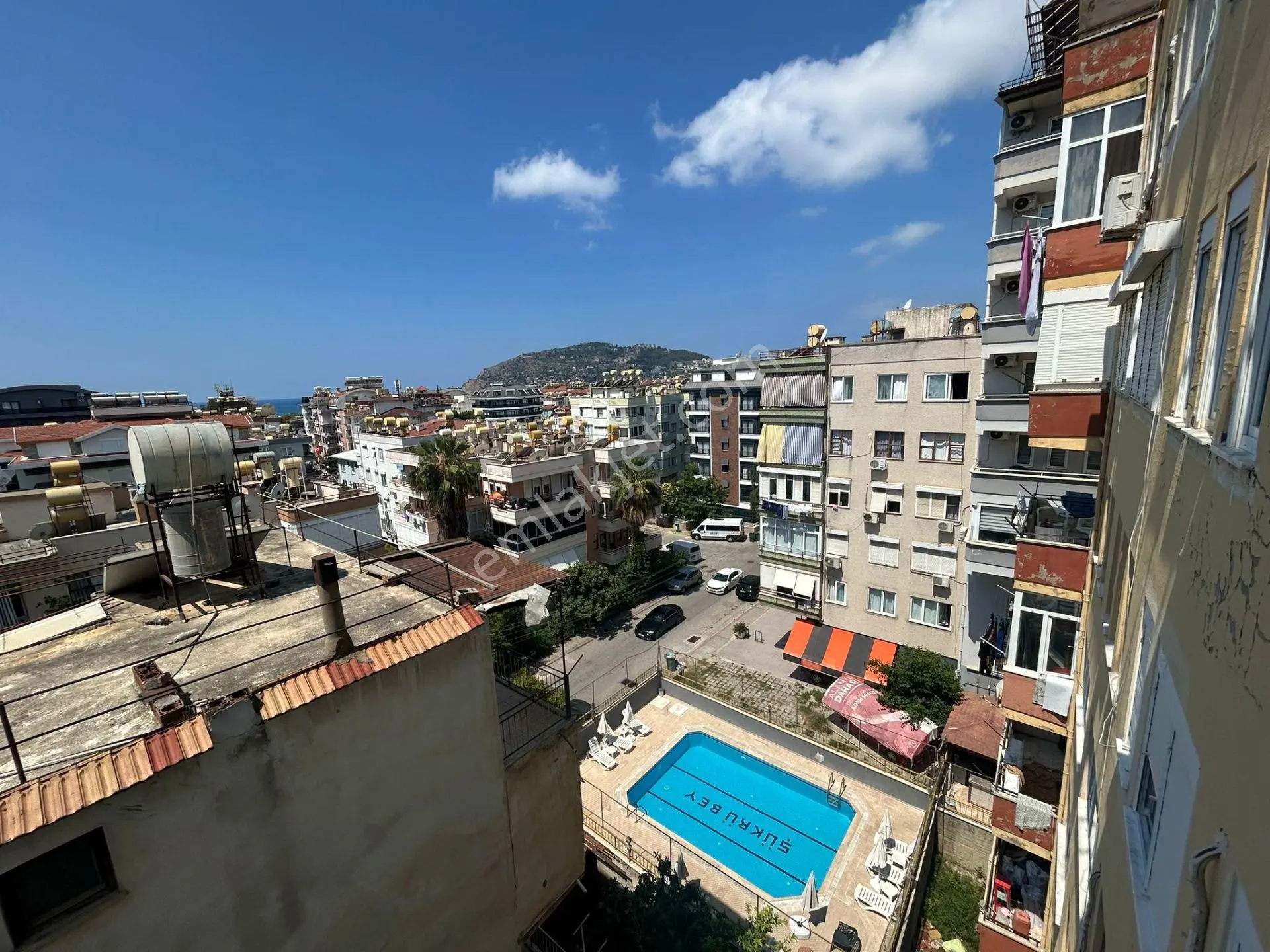 Antalya Alanya Güllerpınarın'da Kale Manzaralı Acil Satılık 2+1 - Görsel 5