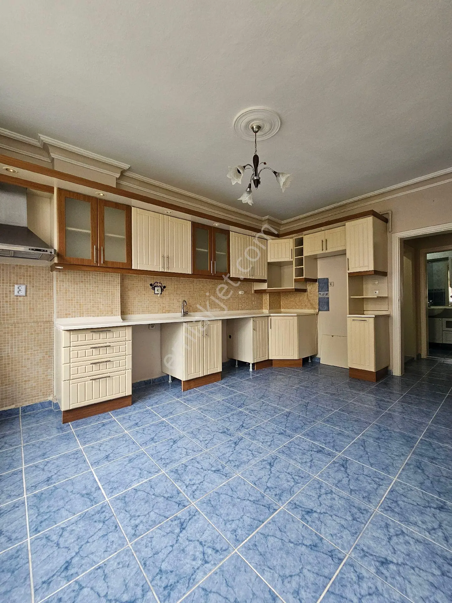 Kiralık Metrobüse Yakın 3+1 Daire - Görsel 23
