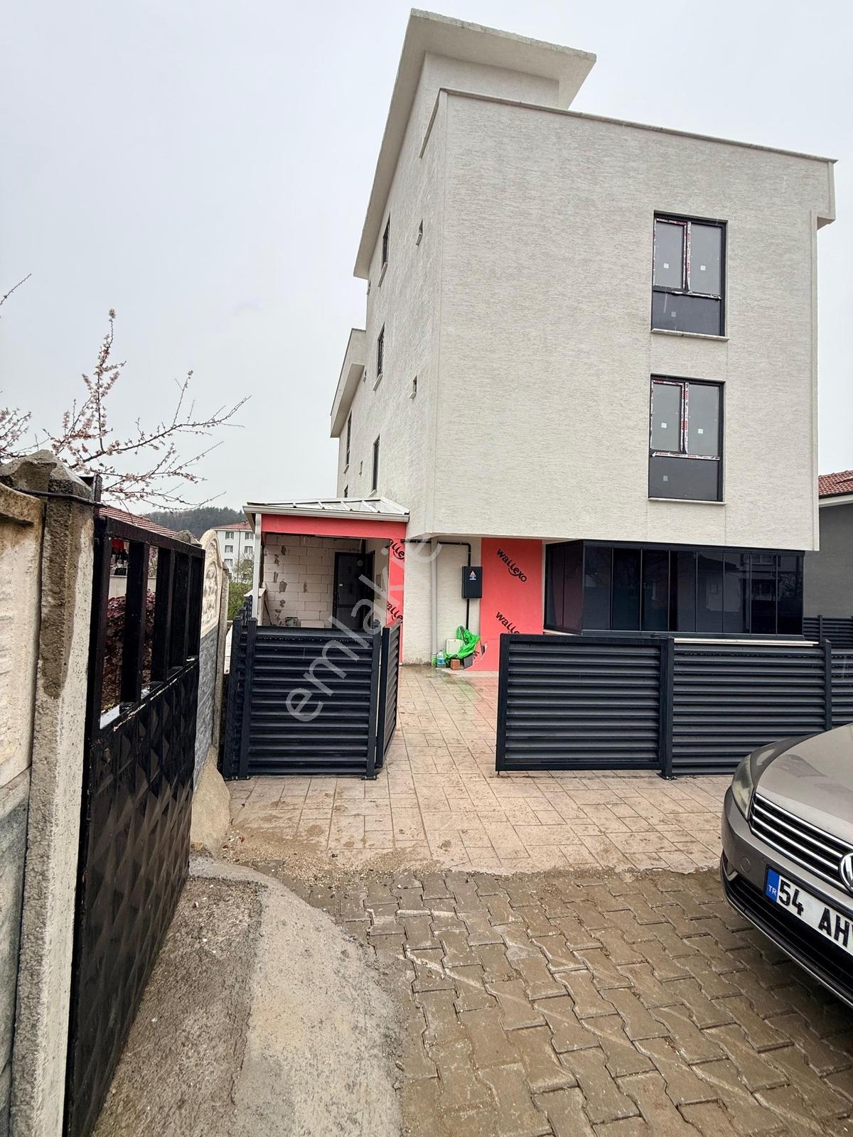 Kare Gayrimenkulden Arifiye Neviye Mahalleside 2+1 Satılık Daire - Görsel 11