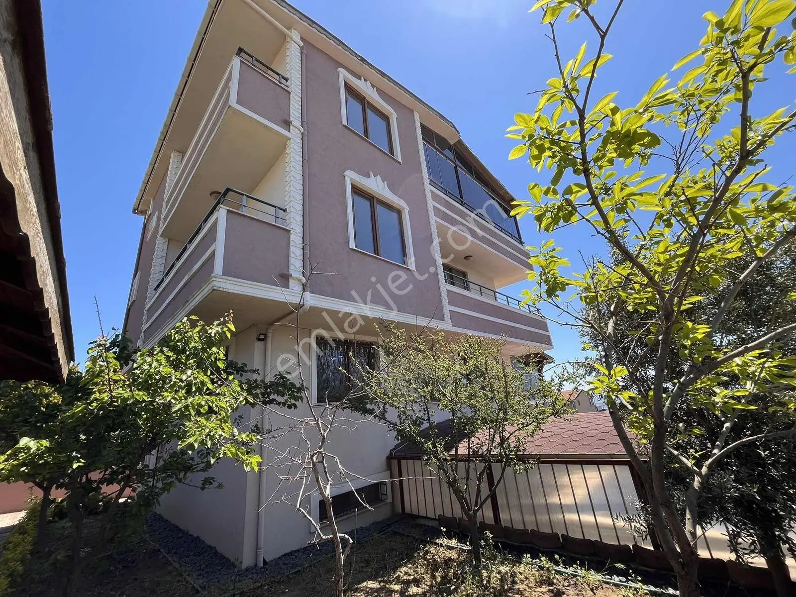 Remax Kıyı'dan Satılık Havuzlu Ful Deniz Manzaralı İskanlı Villa