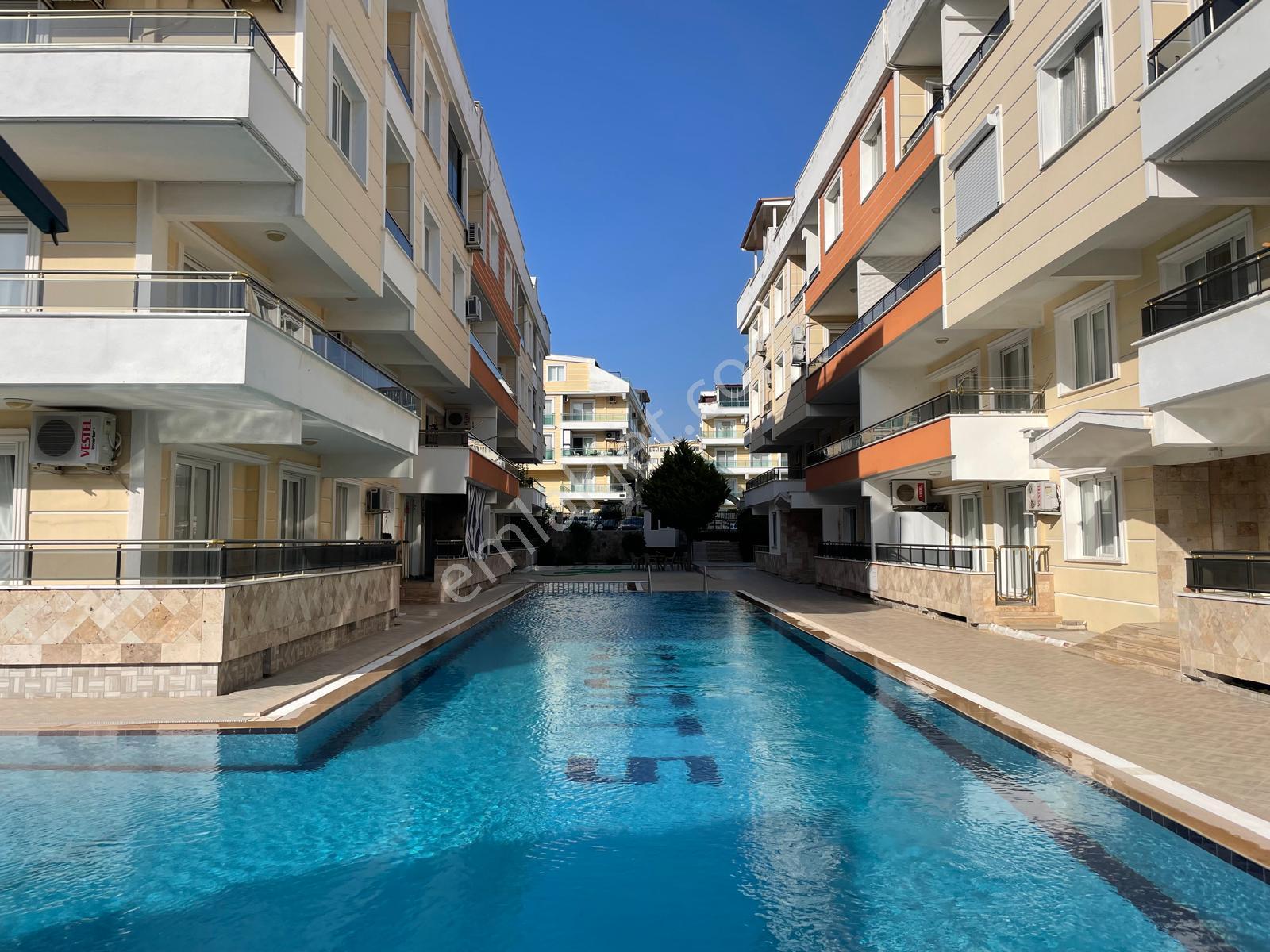 Didim Merkezde Apollo Court 5'te Havuz Manzaralı Dubleks - Görsel 28
